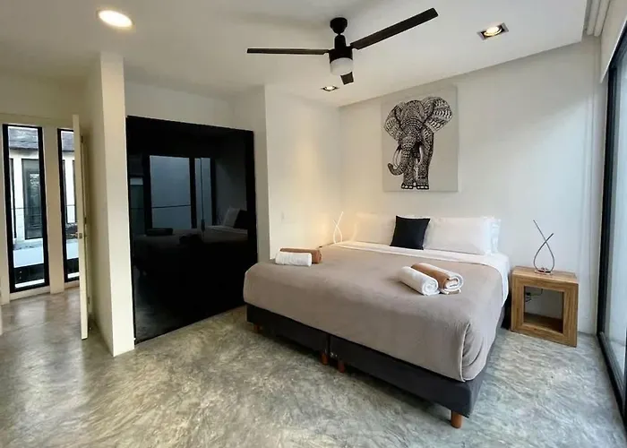 Black House - 6br Penthouses With Rooftop & Pools