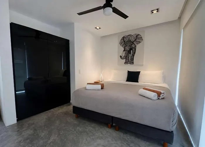 Black House - 6br Penthouses With Rooftop & Pools Apartment