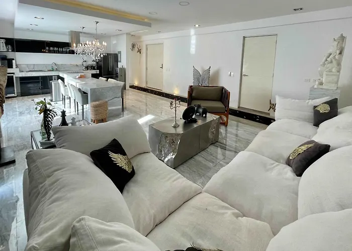 Black House - 6br Penthouses With Rooftop & Pools *