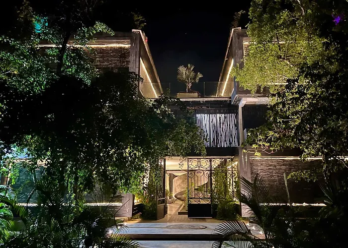 Black House - 6br Penthouses With Rooftop & Pools Apartment